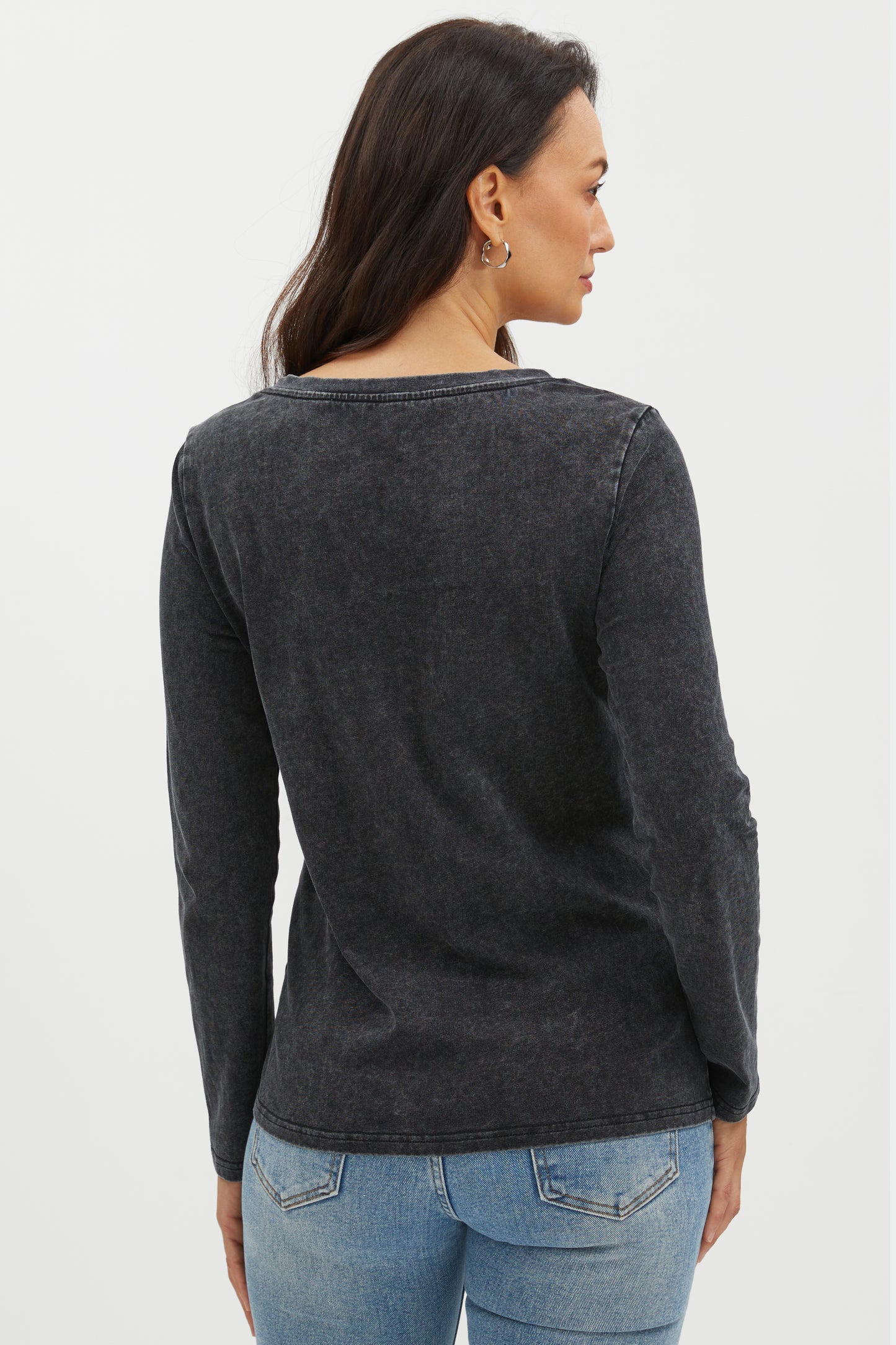 BLOOMS IN MOTION EMBROIDERED TEE