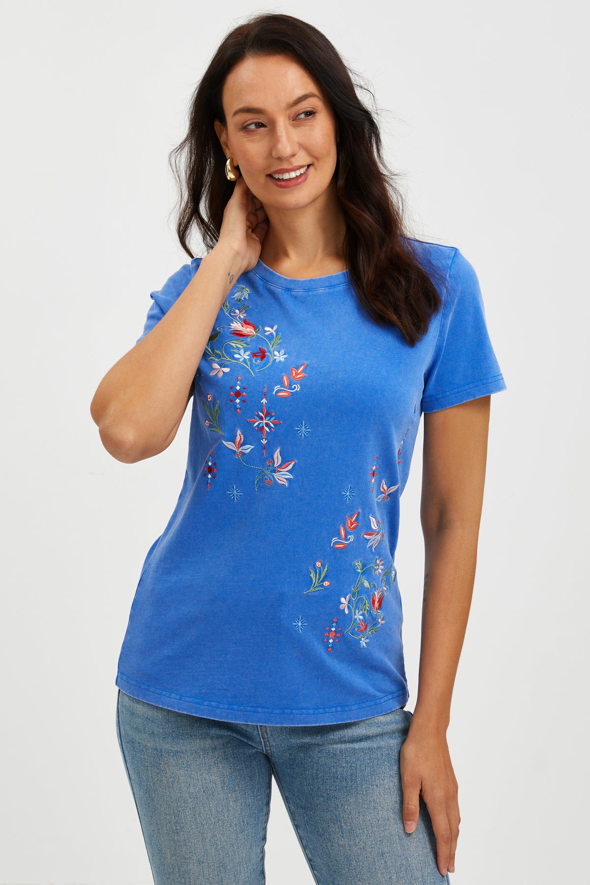 WANDERING BLOOMS EMBROIDERED TEE